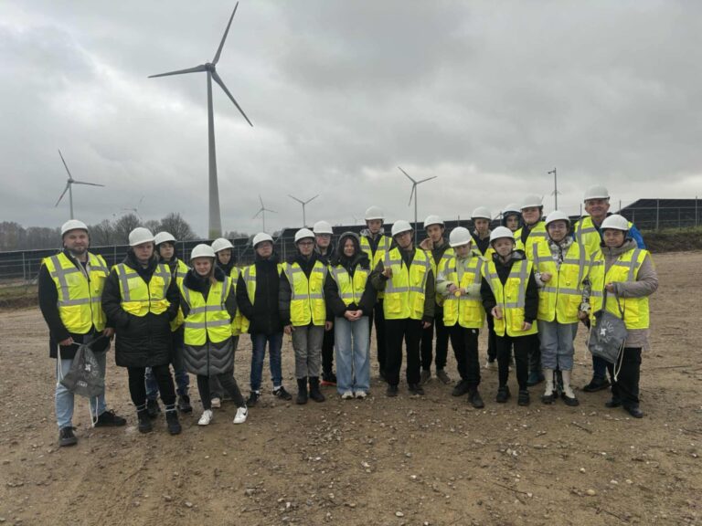 „Vėjo spalva-žalia“